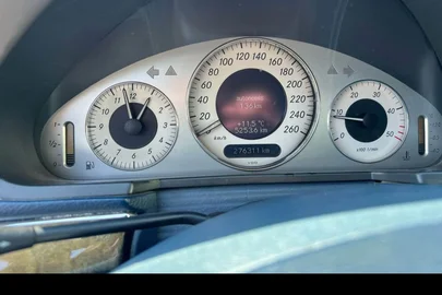 2003' Mercedes-Benz E 270