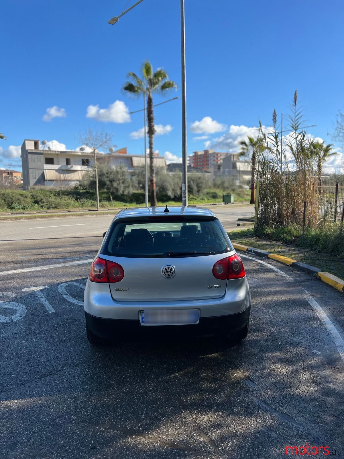 2004' Volkswagen Golf photo #6