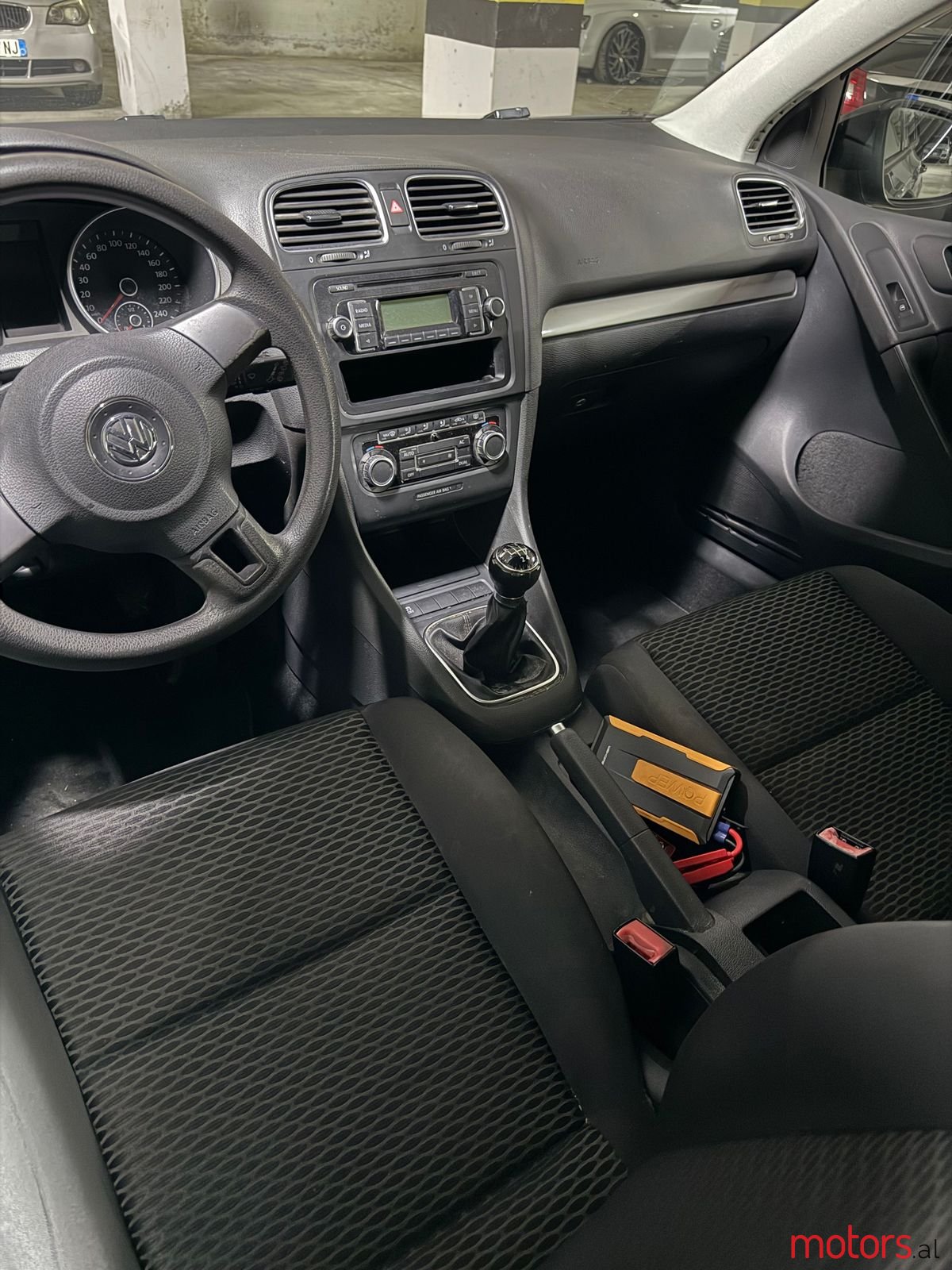 2010' Volkswagen Golf photo #5