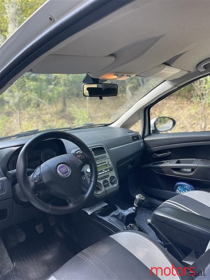 2009' Fiat Grande Punto photo #2