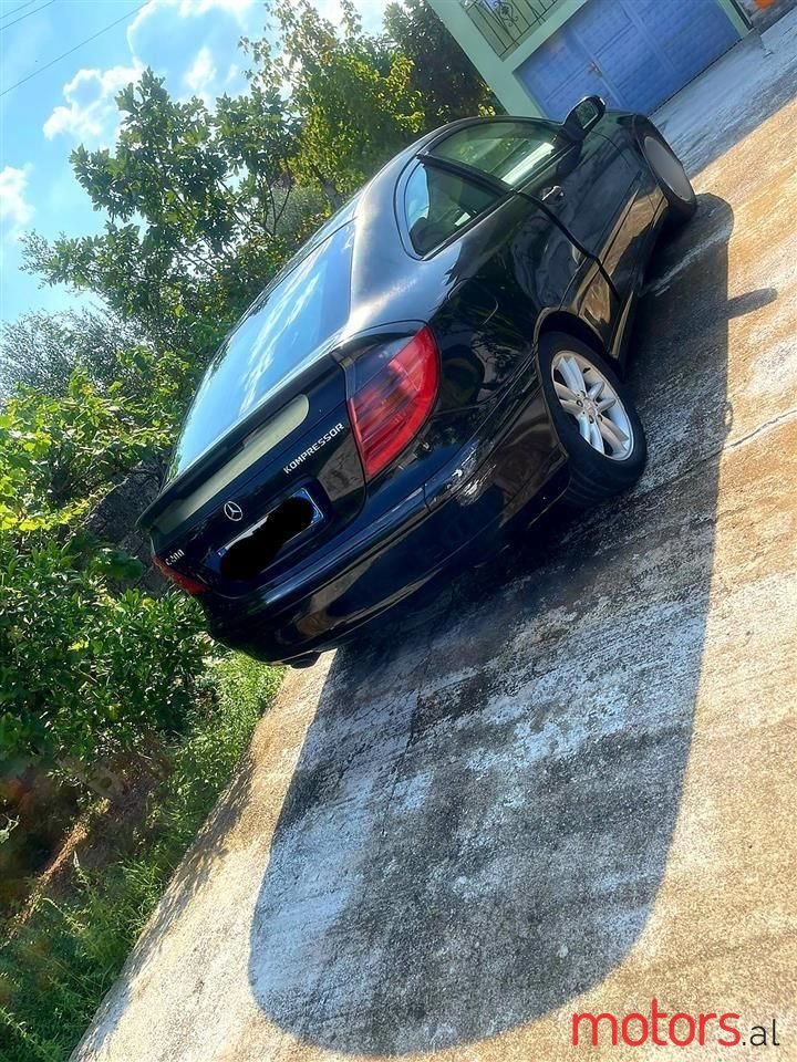2002' Mercedes-Benz C 200 photo #2