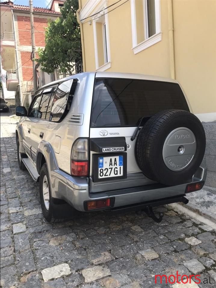 2001' Toyota Land Crusier photo #1