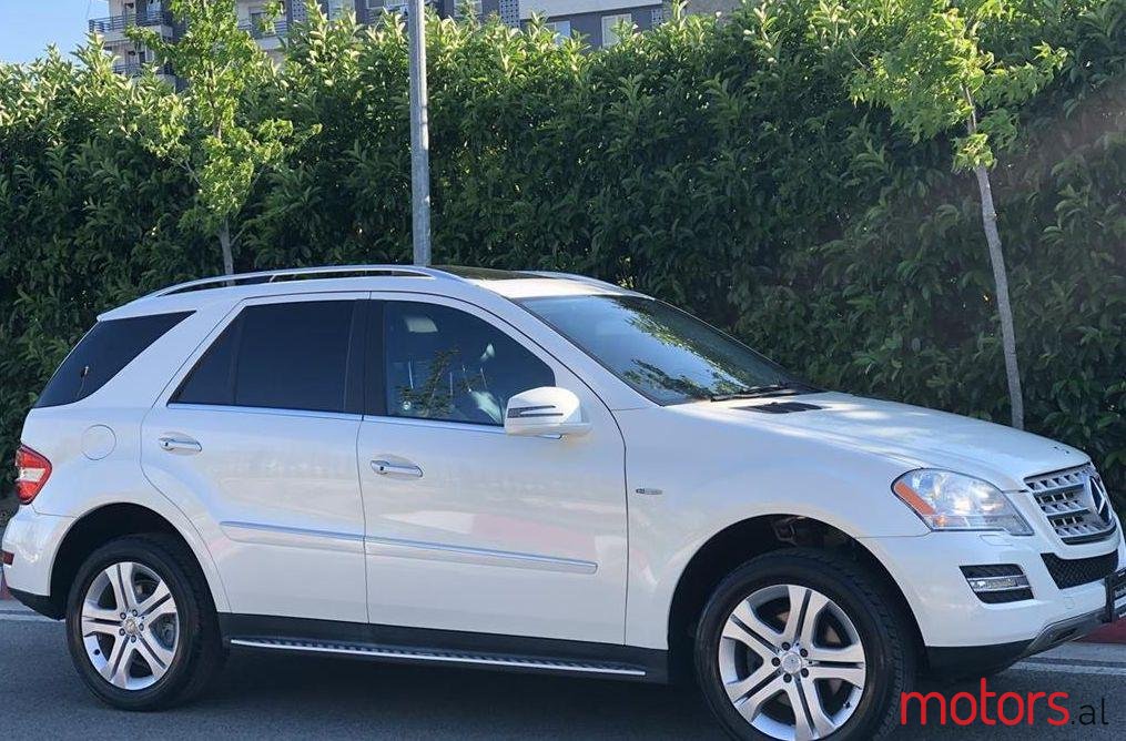 2011' Mercedes-Benz ML 350 photo #1