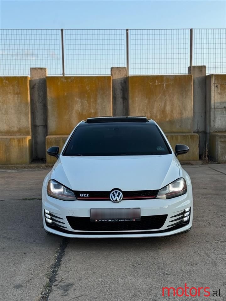 2015' Volkswagen Golf photo #1