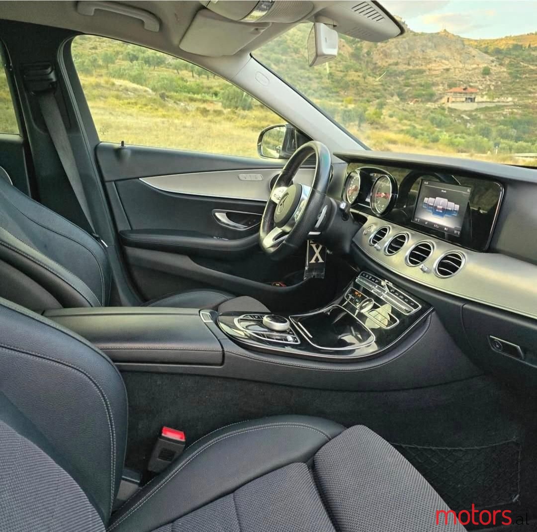 2017' Mercedes-Benz E 220 photo #5