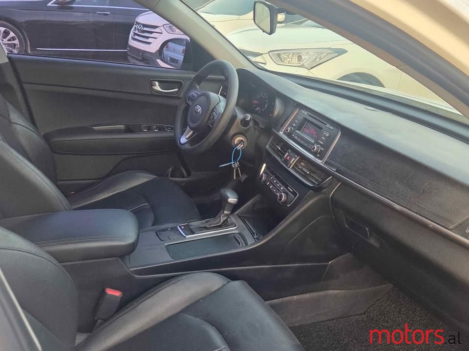 2018' Kia K5 photo #5