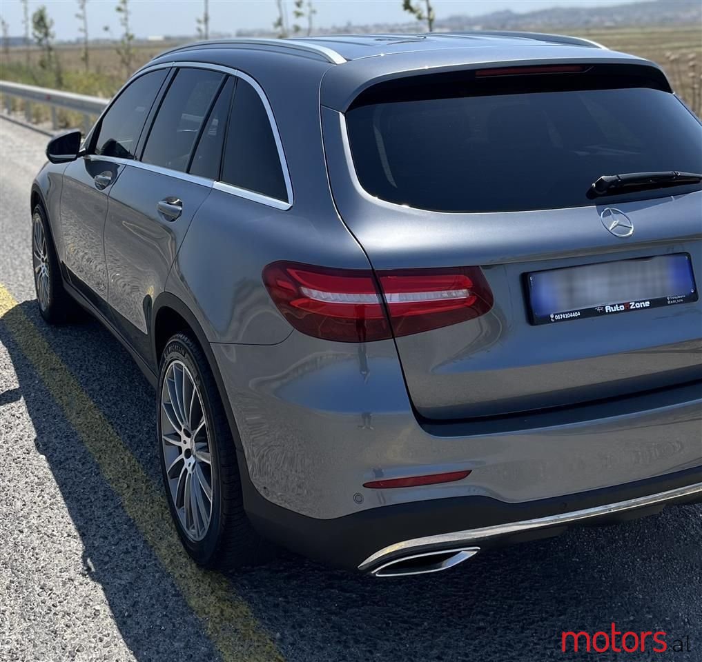 2017' Mercedes-Benz GLC 250 photo #6