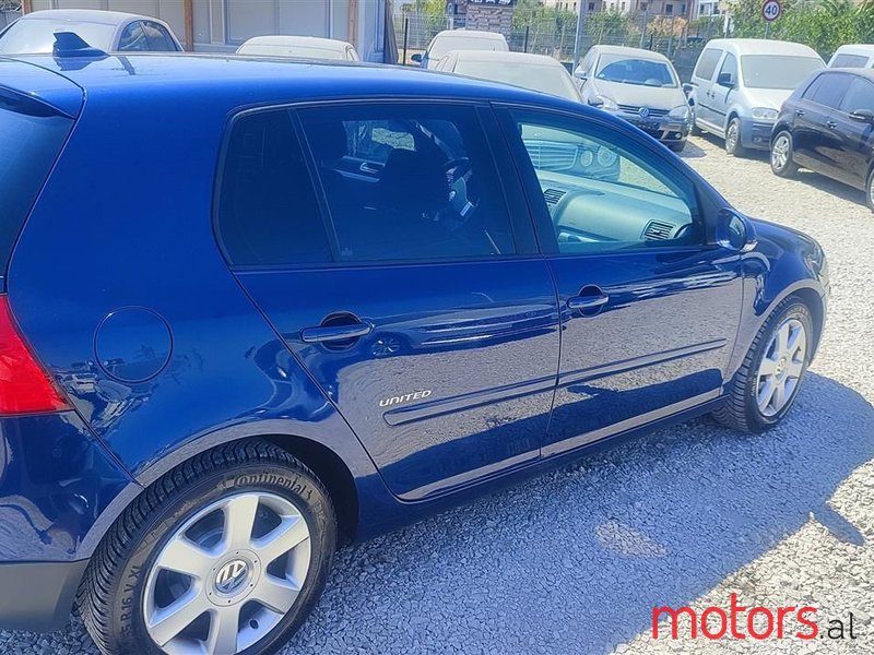 2008' Volkswagen Golf photo #4