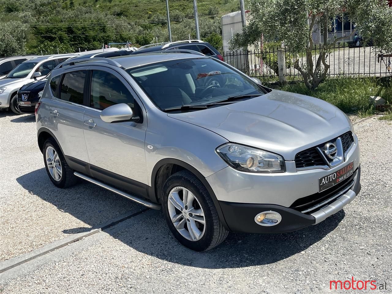 2012' Nissan Qashqai photo #2