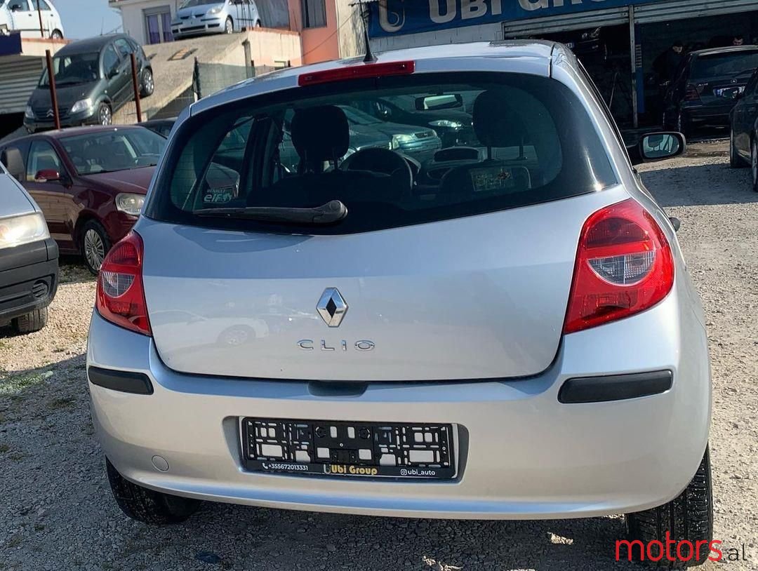 2008' Renault Clio photo #5