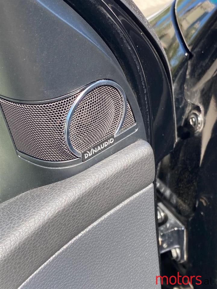 2011' Volkswagen Golf photo #3