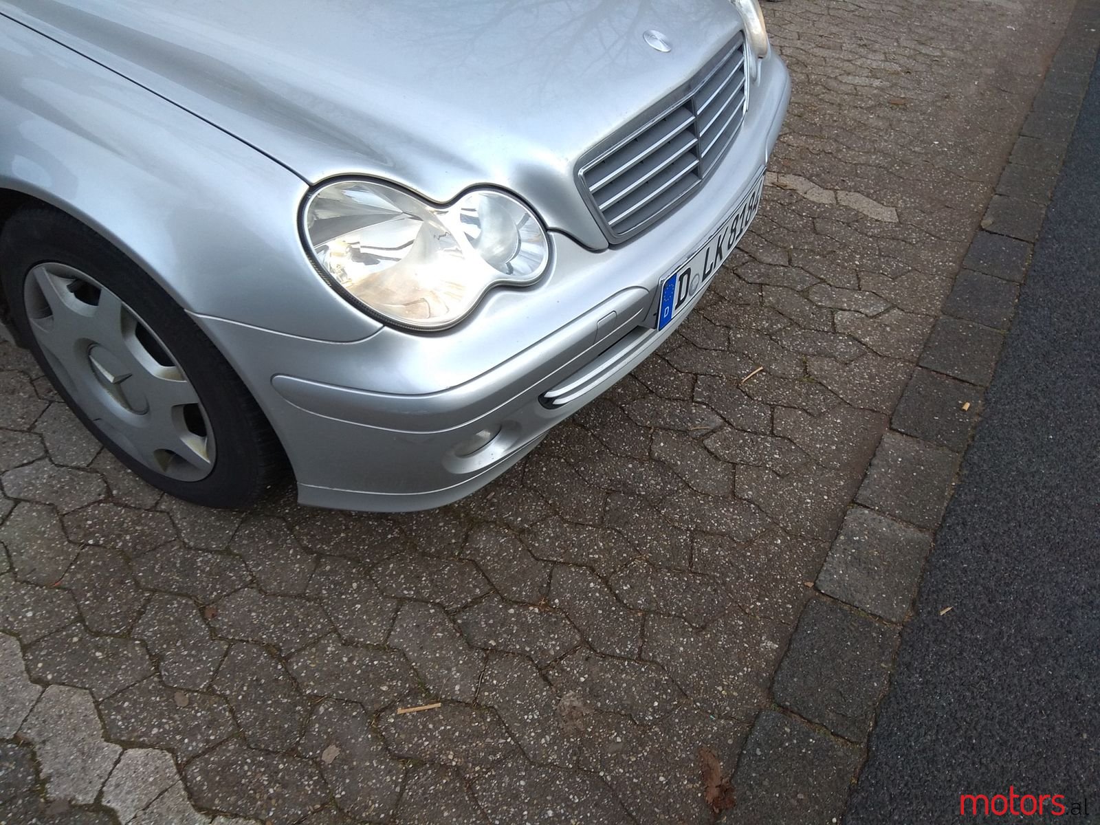 2004' Mercedes-Benz C-Class photo #3