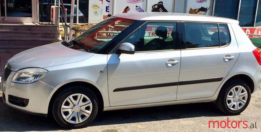 2010' Skoda Fabia photo #1