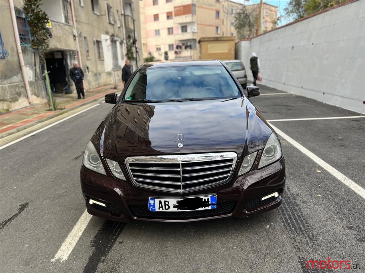 2010' Mercedes-Benz E 220 photo #5