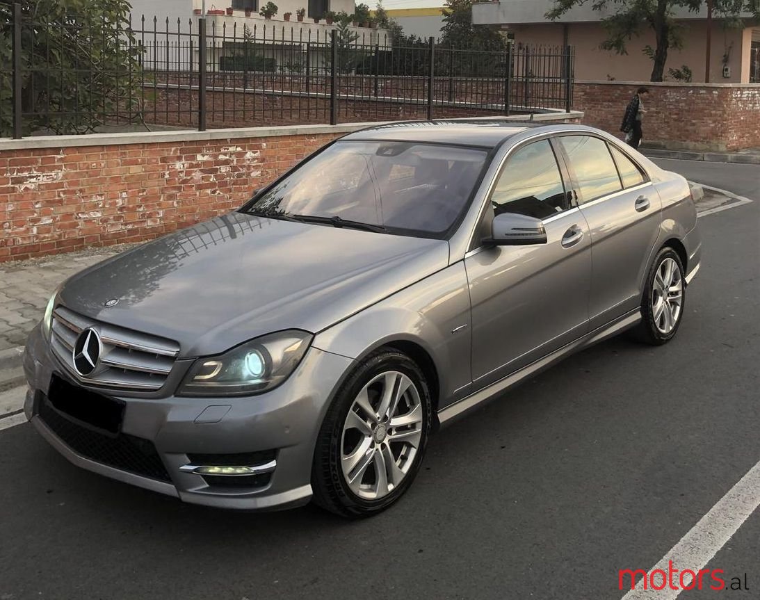2012' Mercedes-Benz C 220 photo #1