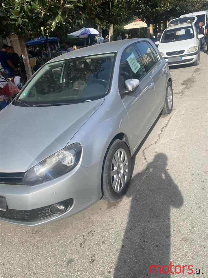 2008' Volkswagen Golf photo #2