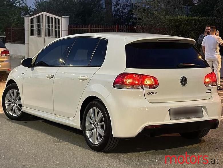 2013' Volkswagen Golf photo #2