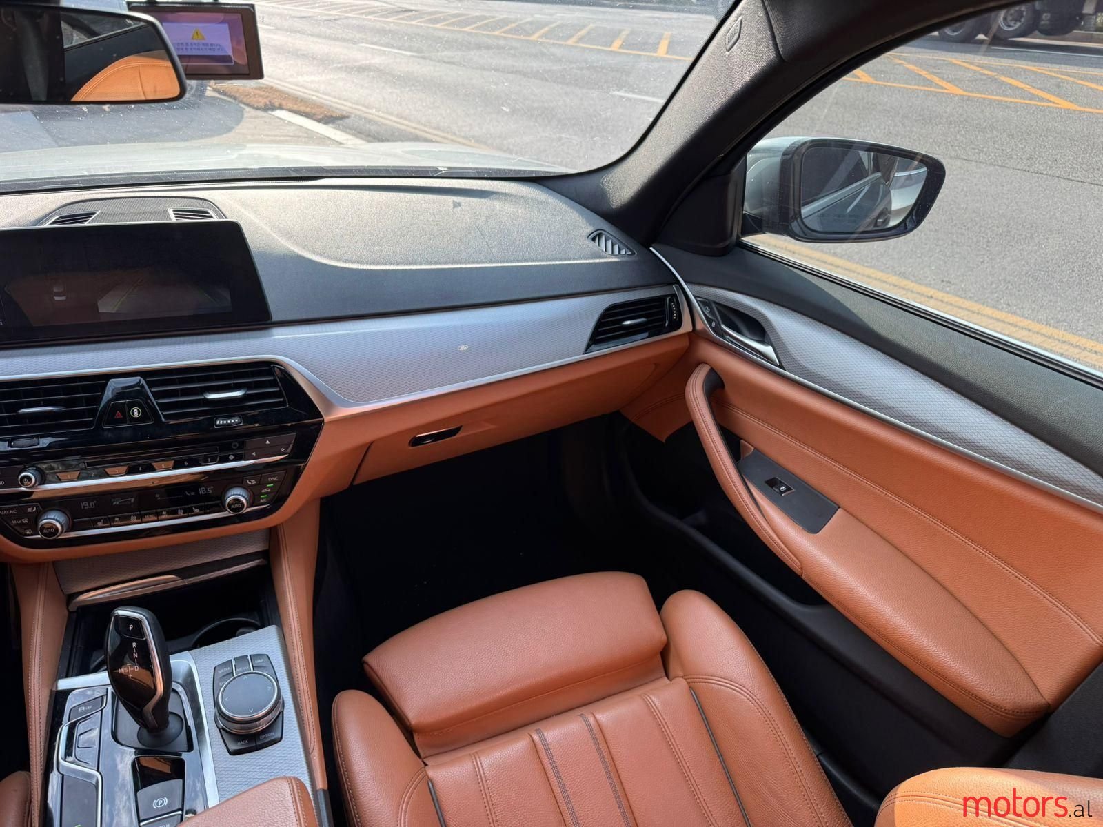 2017' BMW 520 photo #6
