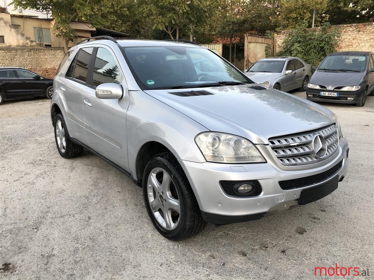 2005' Mercedes-Benz ML 320 photo #1