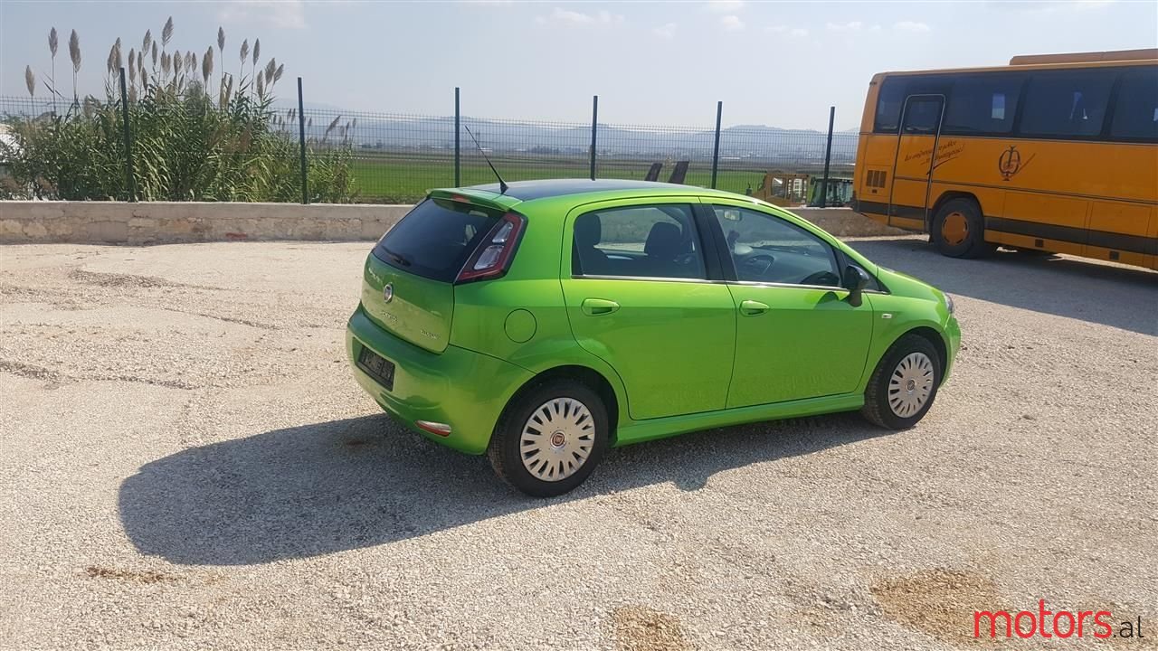 2013' Fiat Punto Evo photo #3