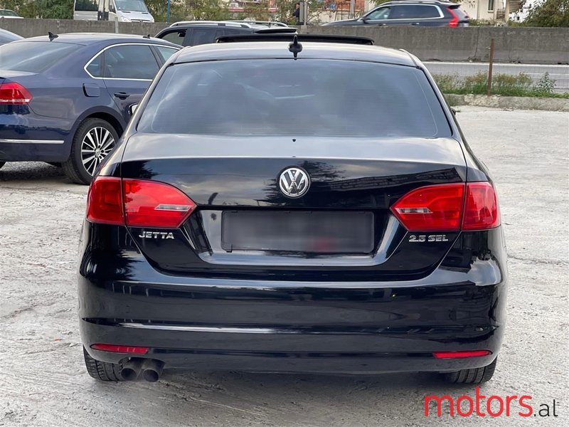 2012' Volkswagen Jetta photo #3