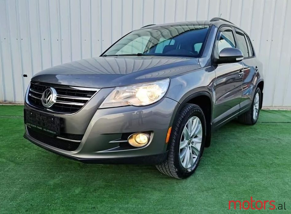 2010' Volkswagen Tiguan photo #1