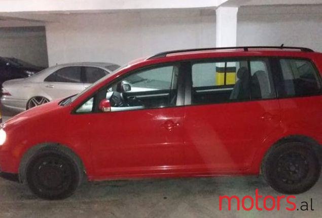 2006' Volkswagen Touran photo #1
