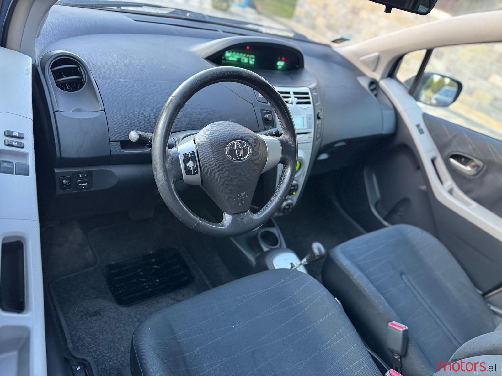 2007' Toyota Yaris photo #6