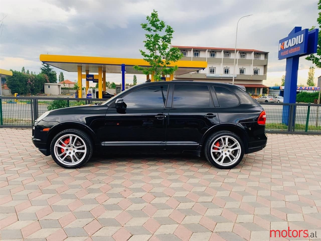 2009' Porsche Cayenne photo #6