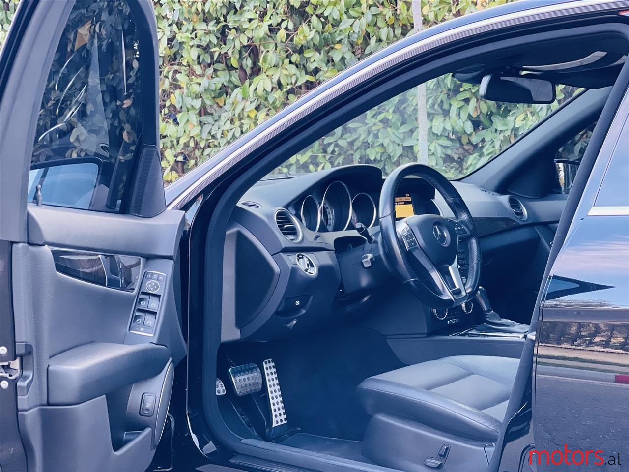 2012' Mercedes-Benz C 300 photo #6