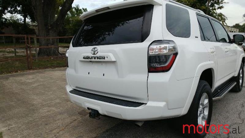 2015' Toyota 4Runner photo #3