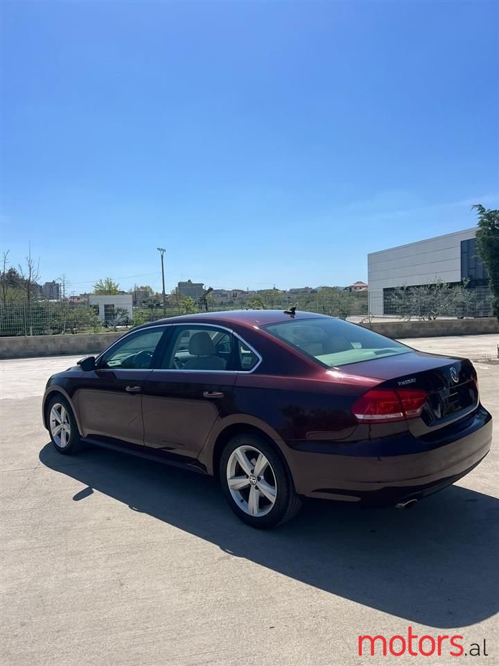 2012' Volkswagen Passat photo #5