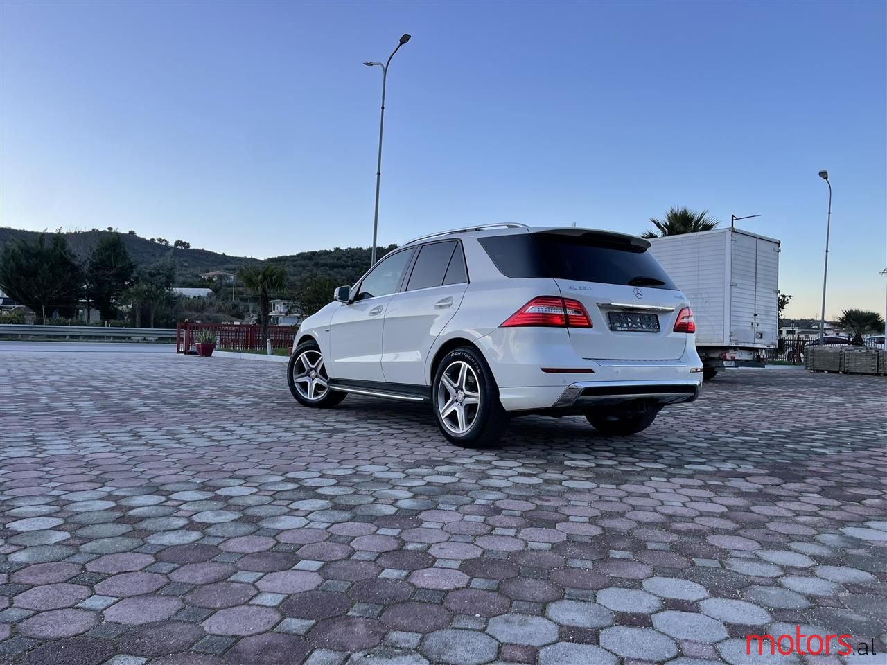 2012' Mercedes-Benz ML 350 photo #2