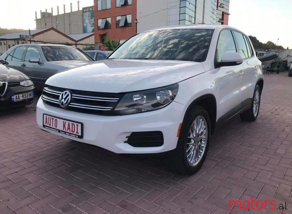 2012' Volkswagen Tiguan photo #1