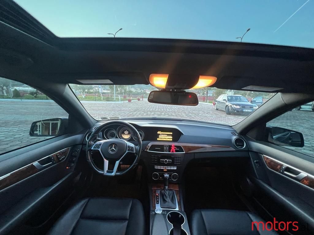 2012' Mercedes-Benz C 300 photo #5