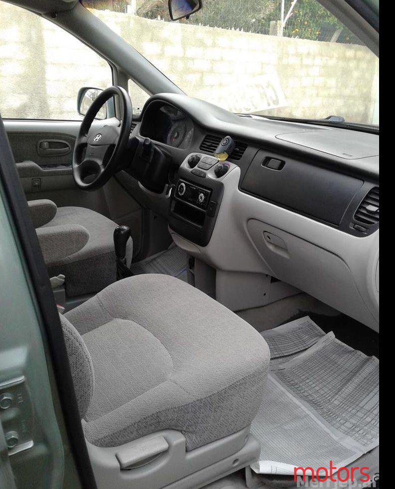 2004' Hyundai Trajet photo #1