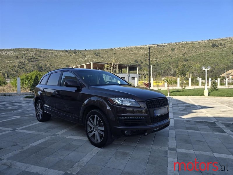 2011' Audi Q7 photo #2