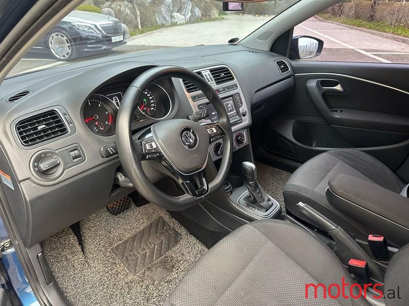 2015' Volkswagen Polo photo #4