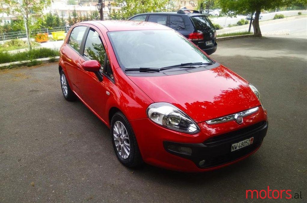 2010' Fiat Punto Evo photo #1