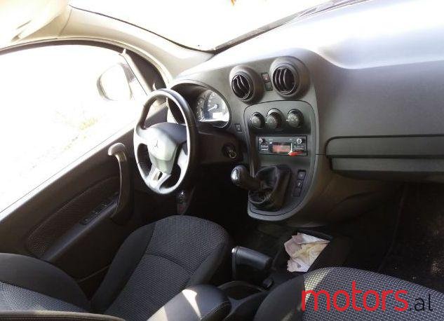 2012' Mercedes-Benz Mb photo #1