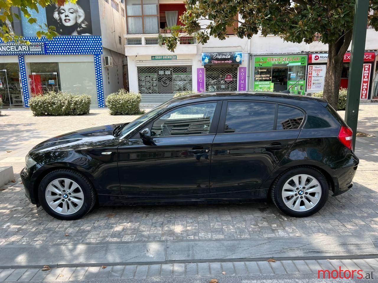 2011' BMW 116 photo #1