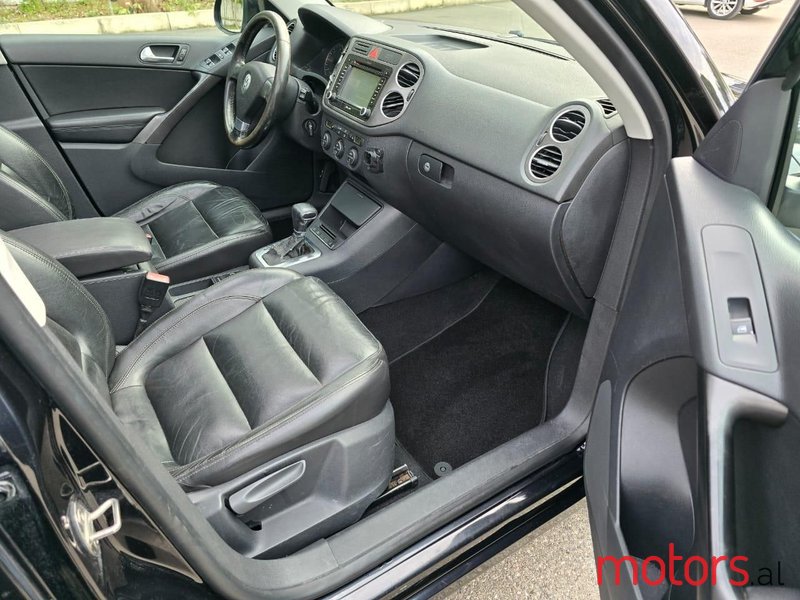 2009' Volkswagen Tiguan photo #6