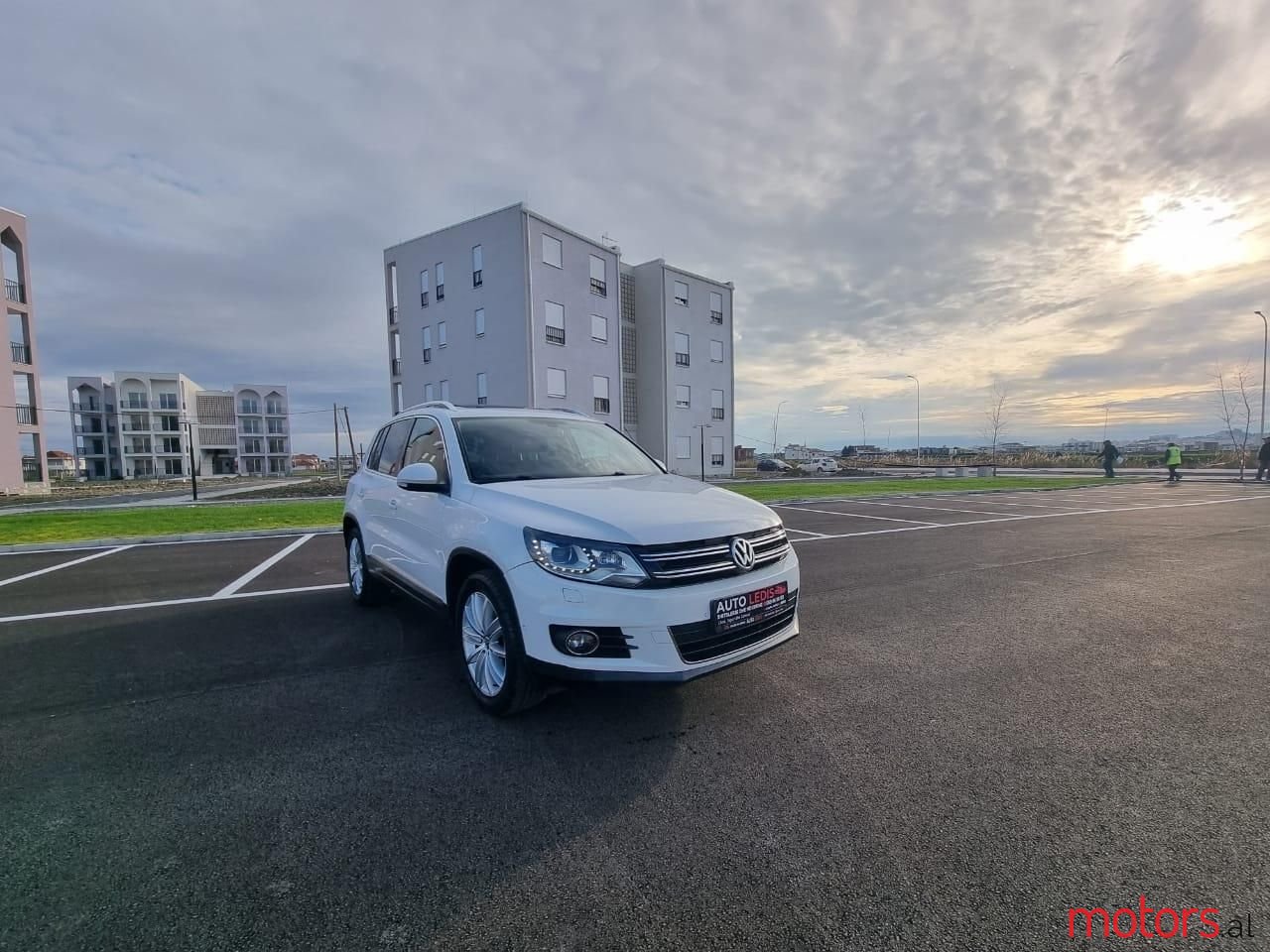 2013' Volkswagen Tiguan photo #3