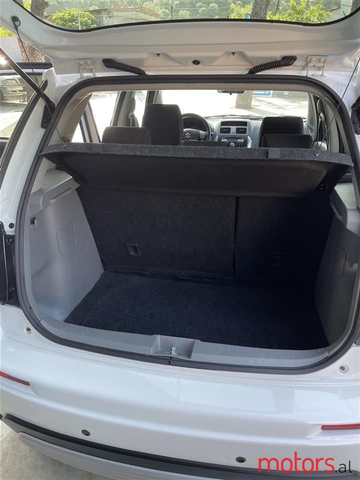 2008' Suzuki SX4 photo #3