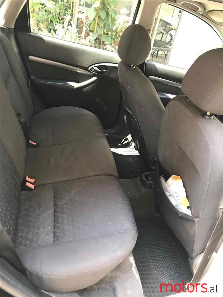 2001' Ford Focus photo #4
