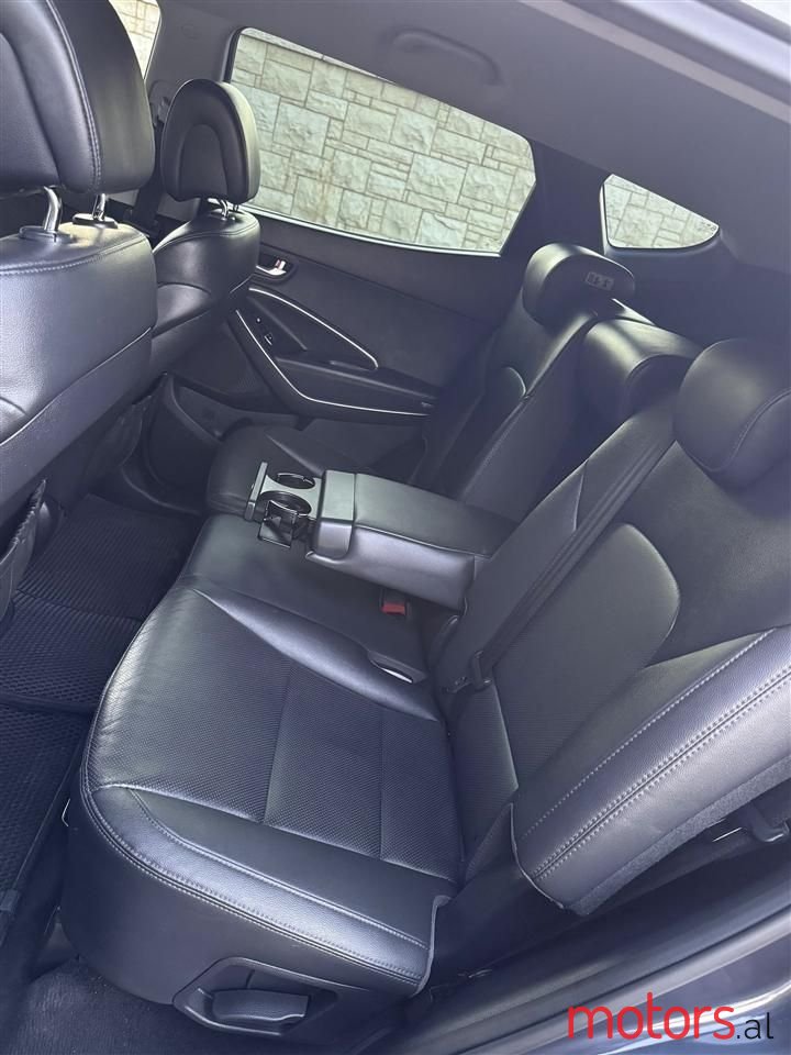 2013' Hyundai Santa Fe photo #6