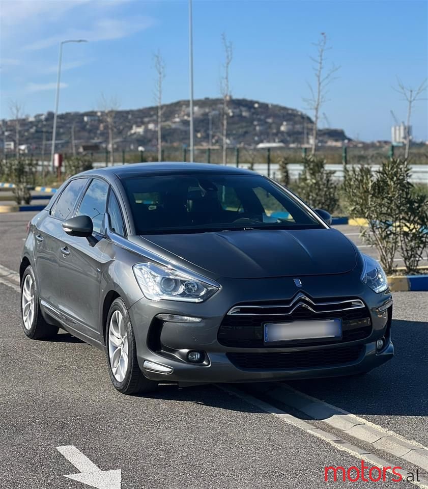 2014' Citroen DS5 photo #3