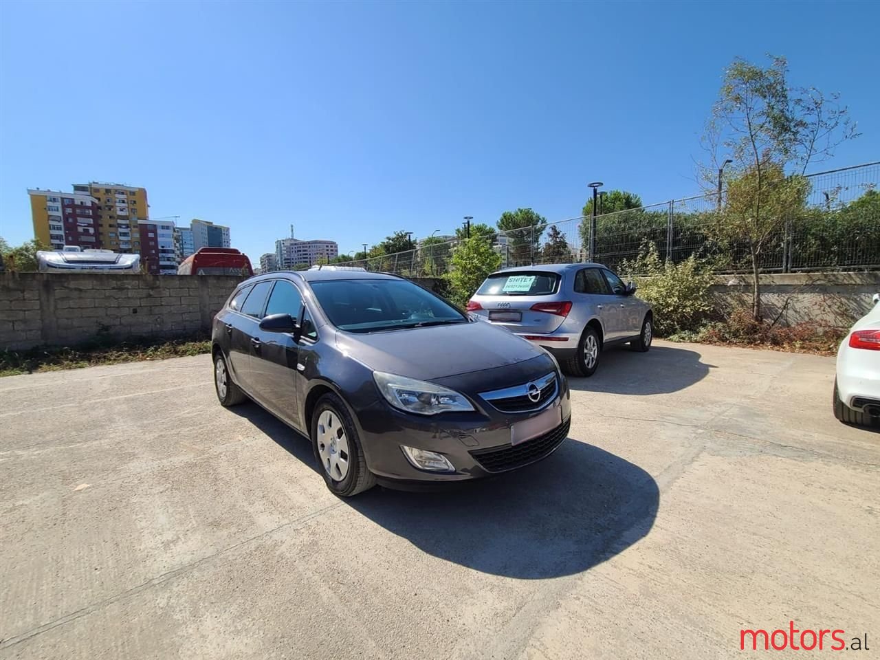 2011' Opel Astra photo #4