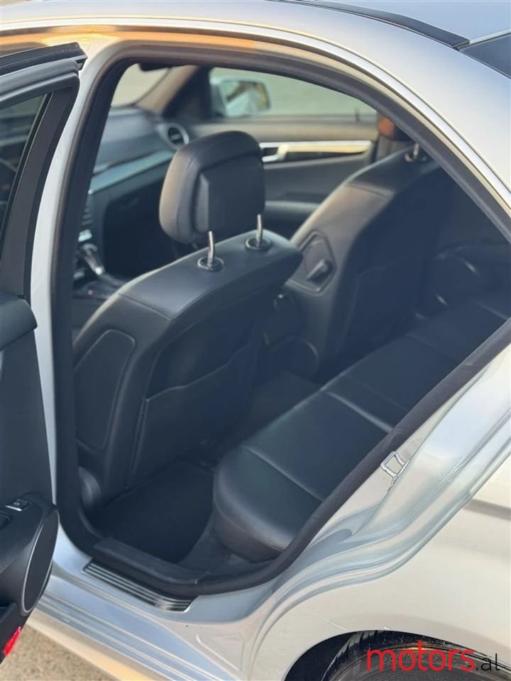 2012' Mercedes-Benz C 300 photo #5