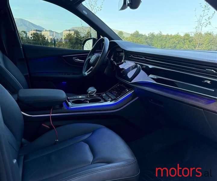 2021' Audi Q7 photo #5